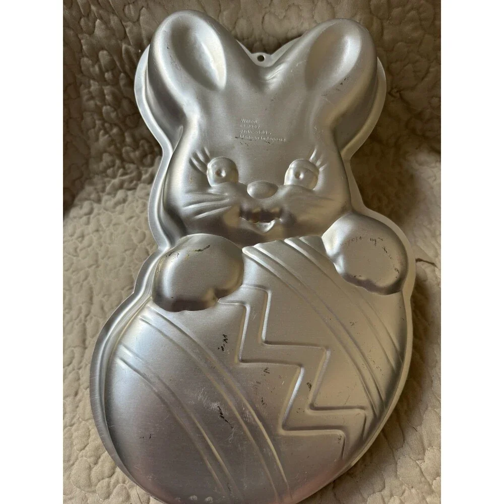 Lot of 5 Vintage Wilton Aluminum Character Cake Pans 1990 Disney Pooh Pocahontas
